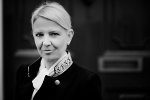 About Sarah Steventon . Blackandwhite
